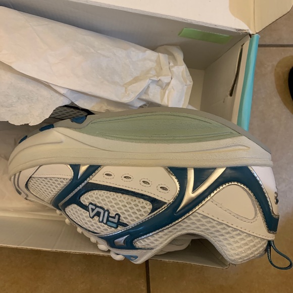 Fila Shoes - Picture 3 of 6